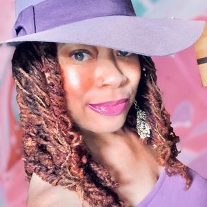 Meet your Posher, Giadah